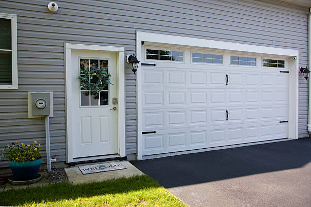 24/7 Emergency Garage Door Panel Replacement experts in Highland County County, OH